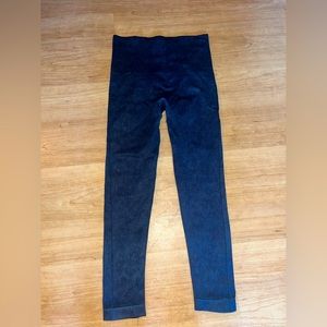 SPANX sculpting seamless leggings size S.